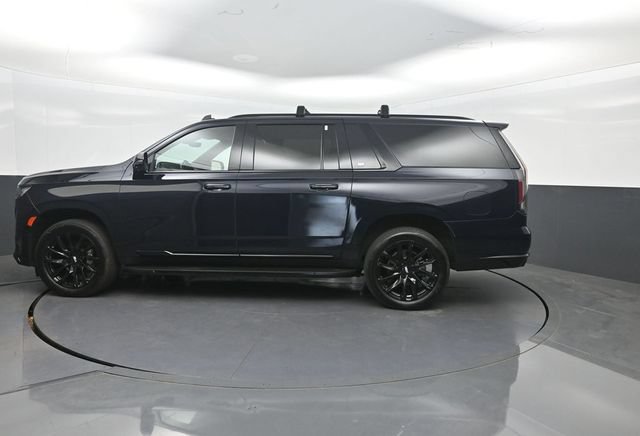 Used 2022 Cadillac Escalade ESV Sport w/ LPO, ONYX Package AWD/4WD image 2