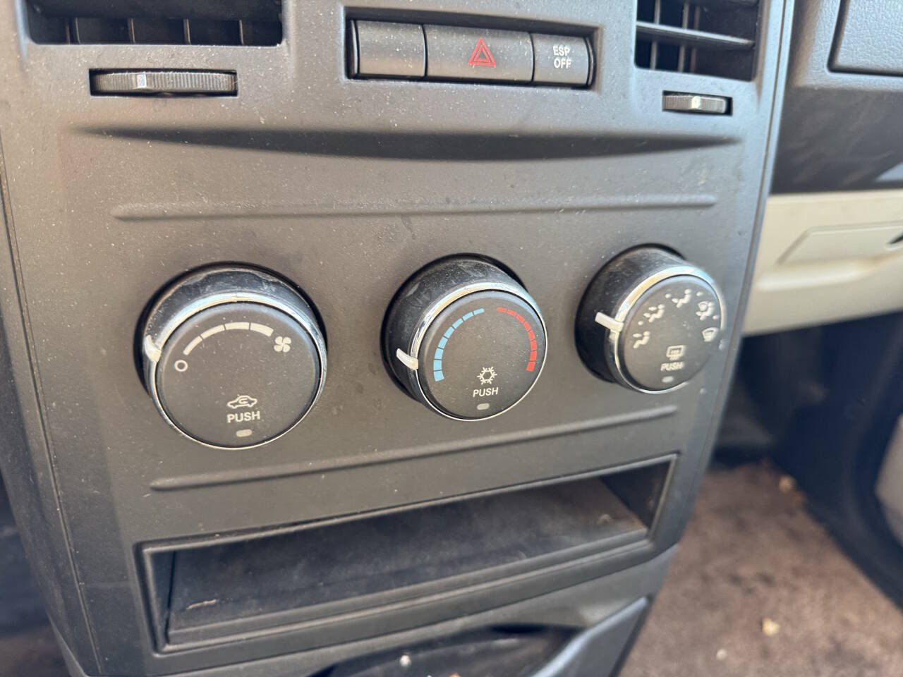 Used 2009 Dodge Grand Caravan FWD image 35