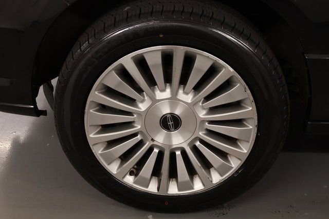 Used 2015 Lincoln Navigator 2WD w/ Equipment Group 101A Reserve image 7