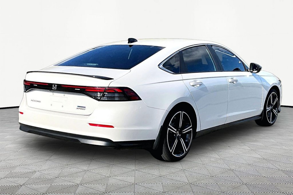 Used 2024 Honda Accord Sport image 6