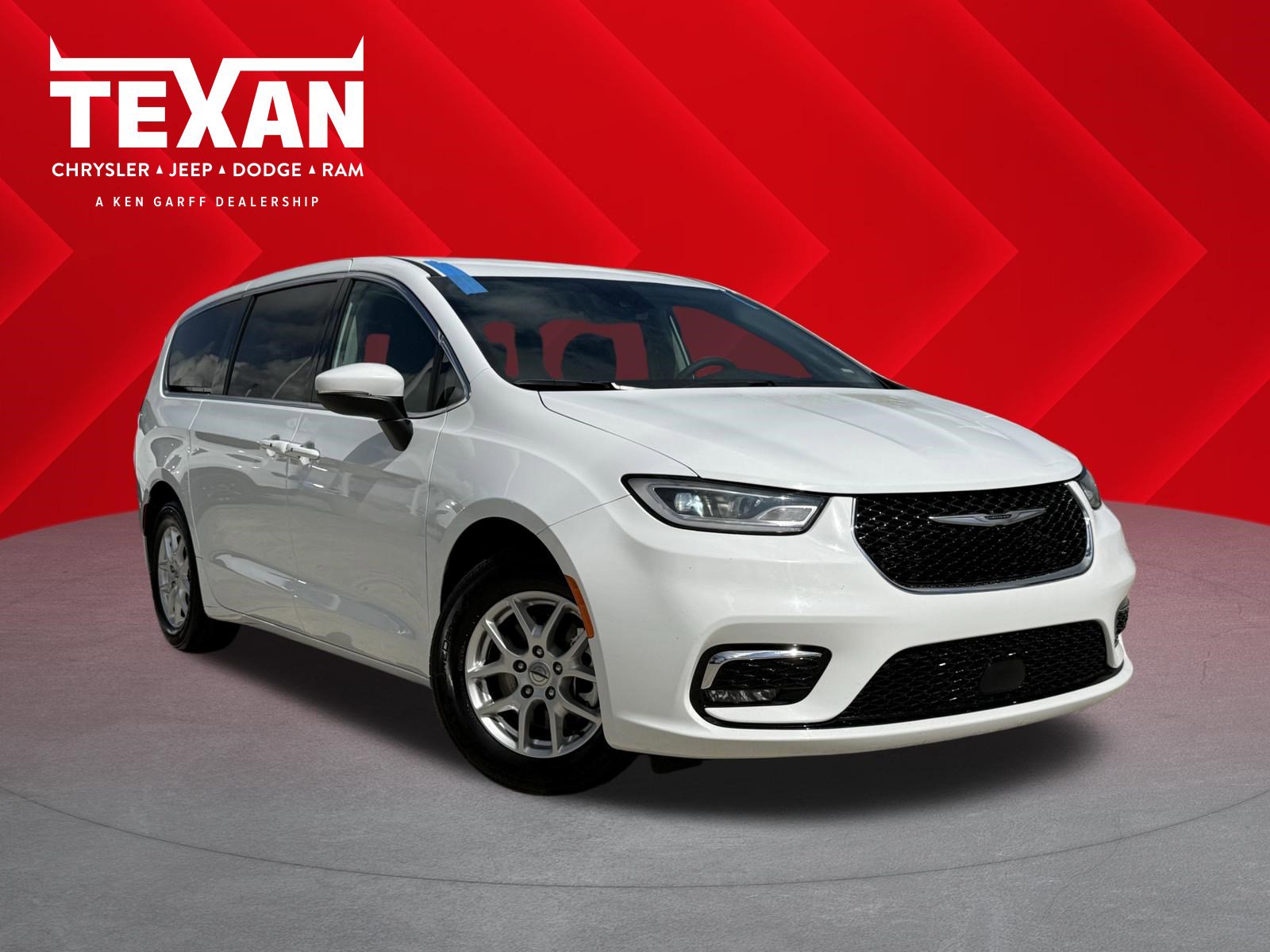 Used 2023 Chrysler Pacifica Touring-L image 1