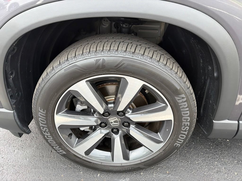 Certified 2025 Honda Pilot Elite image 12