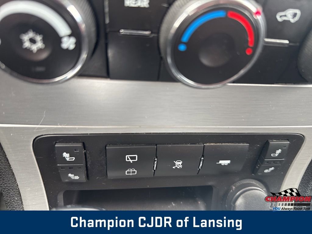 Used 2011 GMC Acadia SLE image 32