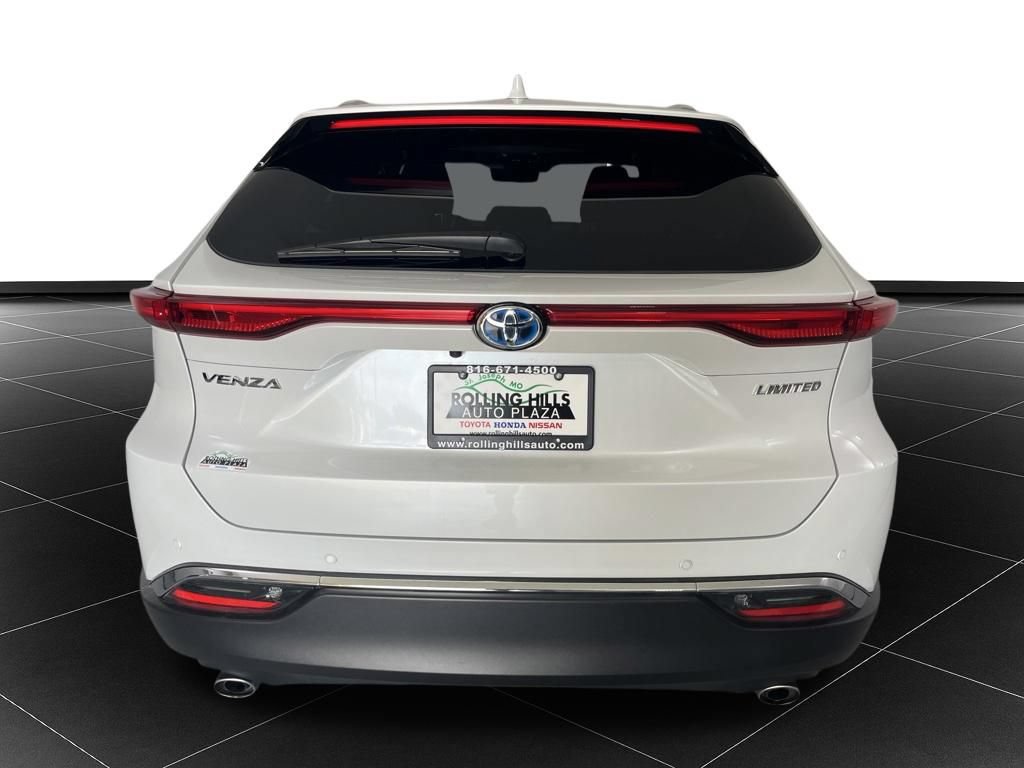 Used 2024 Toyota Venza Limited AWD/4WD image 4