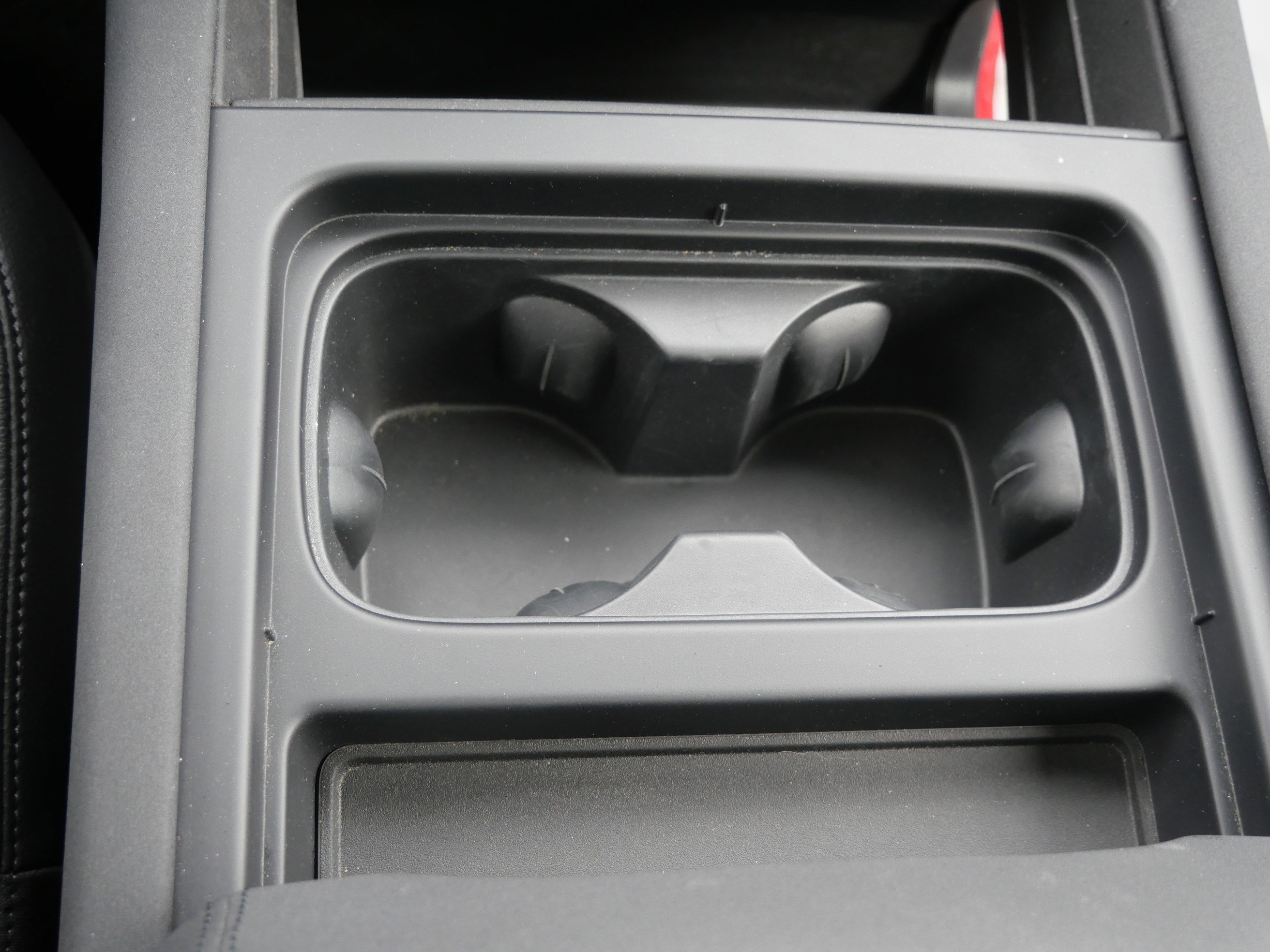 Certified 2023 Land Rover Defender 130 SE image 24