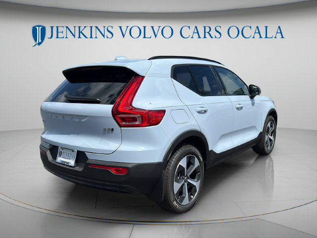 New 2026 Volvo XC40 B5 Plus AWD/4WD image 3