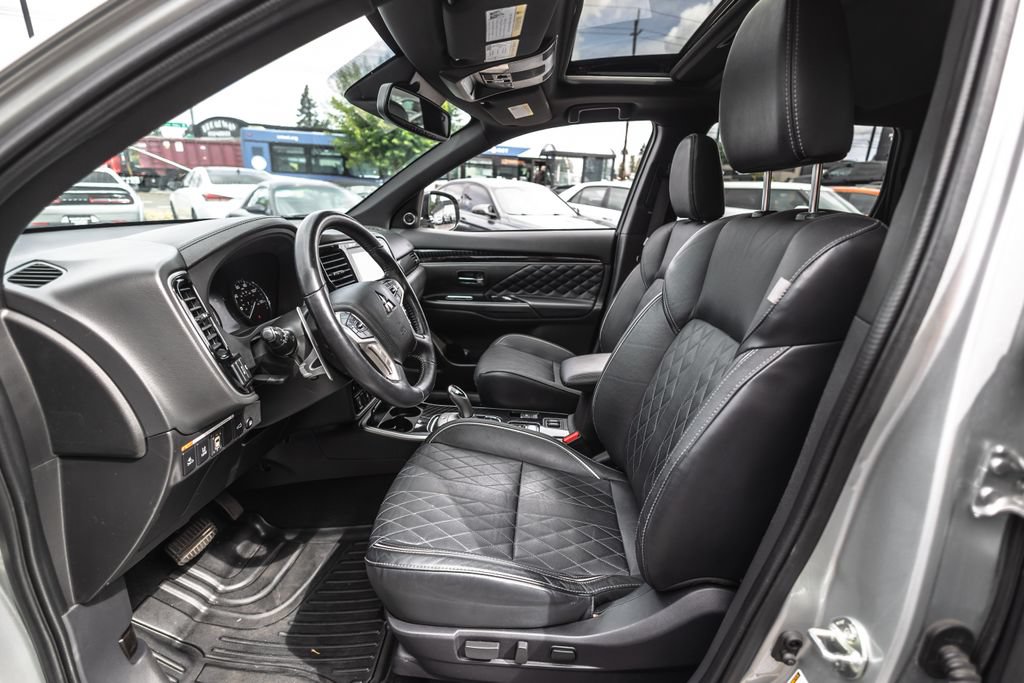 Used 2022 Mitsubishi Outlander GT AWD/4WD image 18