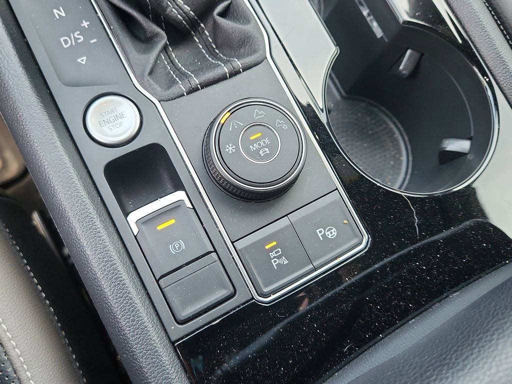 Used 2022 Volkswagen Atlas Cross Sport SEL Premium R-Line image 27