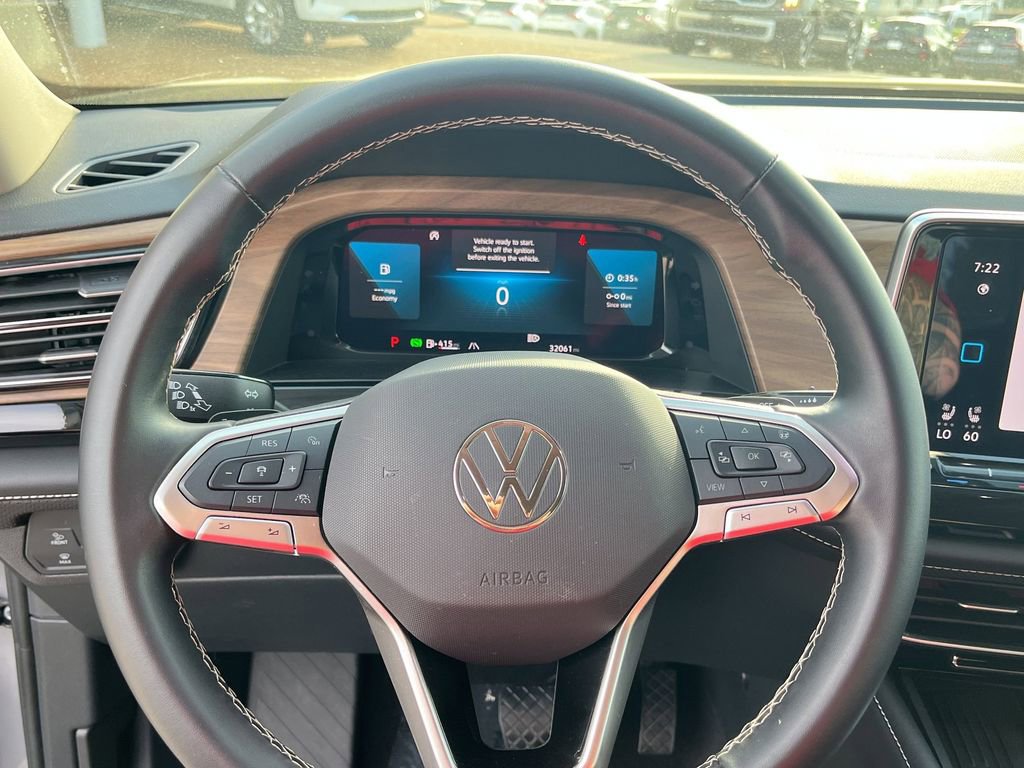 Used 2025 Volkswagen Atlas SE image 22