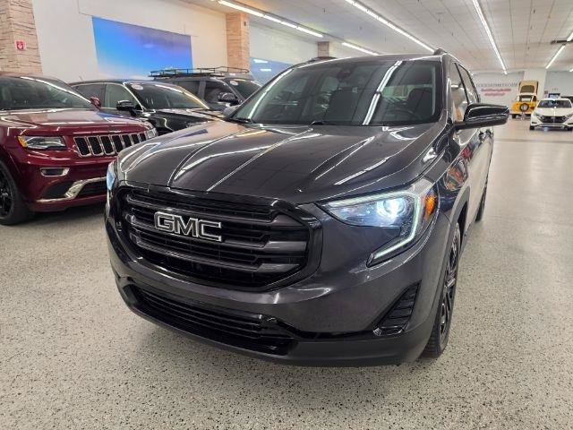 Used 2020 GMC Terrain SLE w/ Driver Convenience Package FWD image 2
