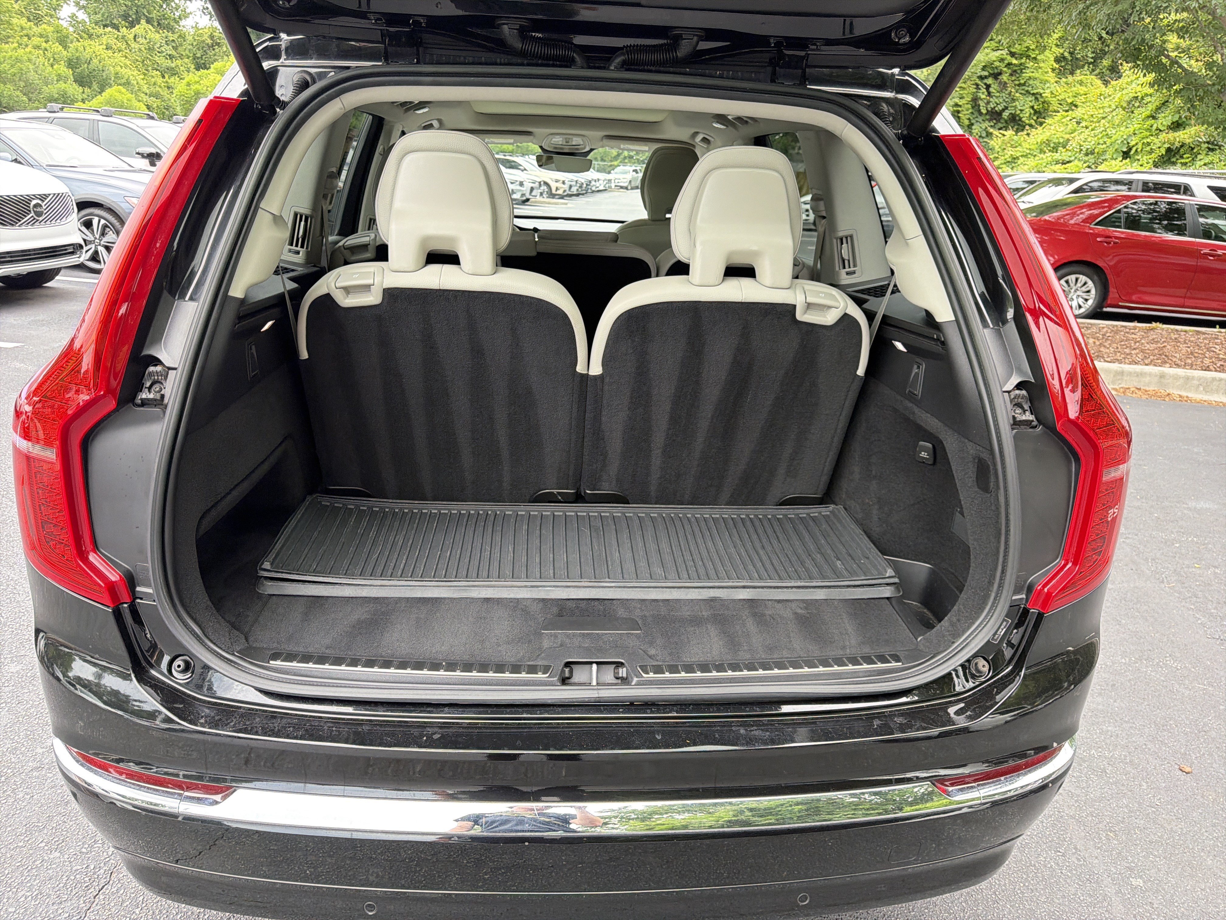 Certified 2023 Volvo XC90 B5 Plus AWD/4WD image 34