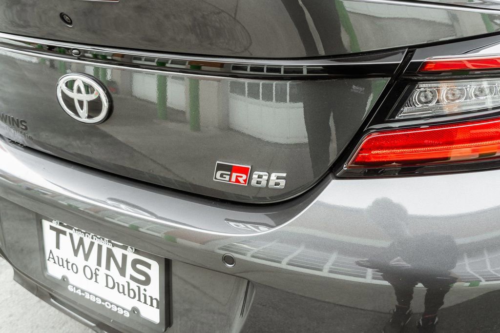 Used 2023 Toyota GR86 Premium w/ ALL Weather Mat Package (TMS) image 30