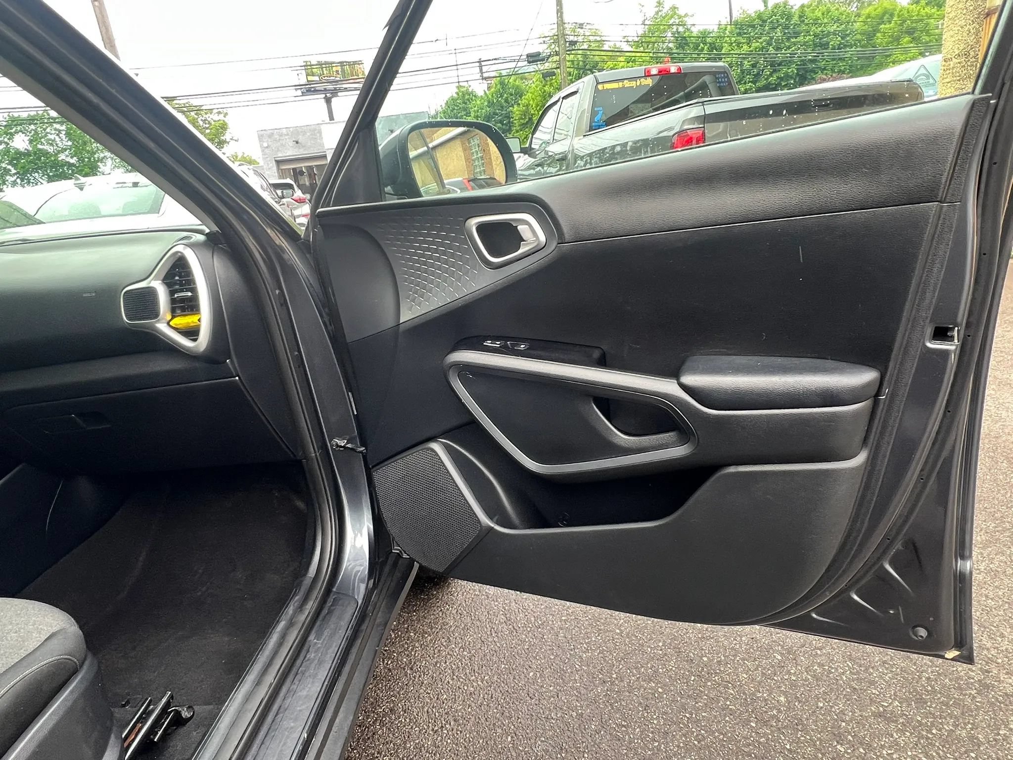 Used 2021 Kia Soul S FWD image 30