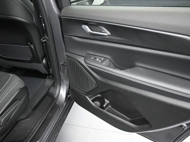 New 2026 Jeep Grand Cherokee L Laredo w/ MOPAR Finishing Package image 21