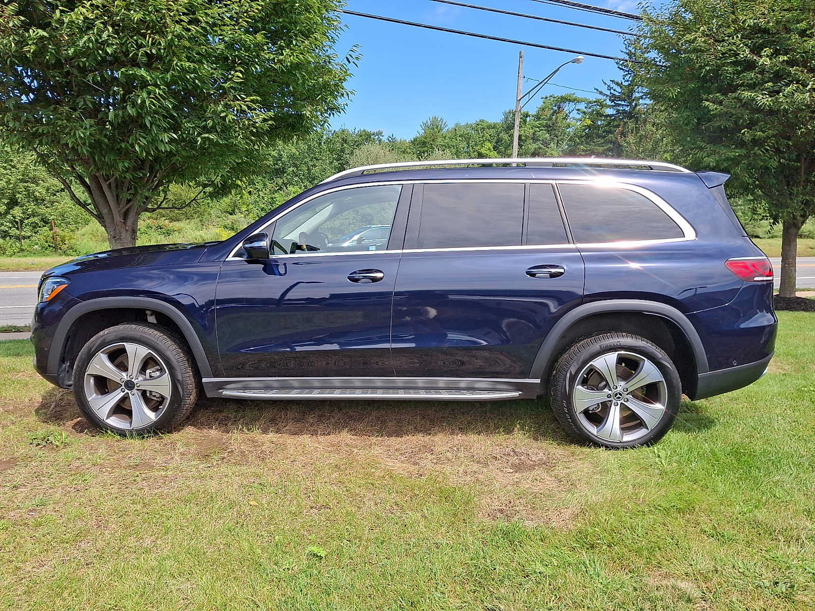 Used 2022 Mercedes-Benz GLS 450 4MATIC image 4
