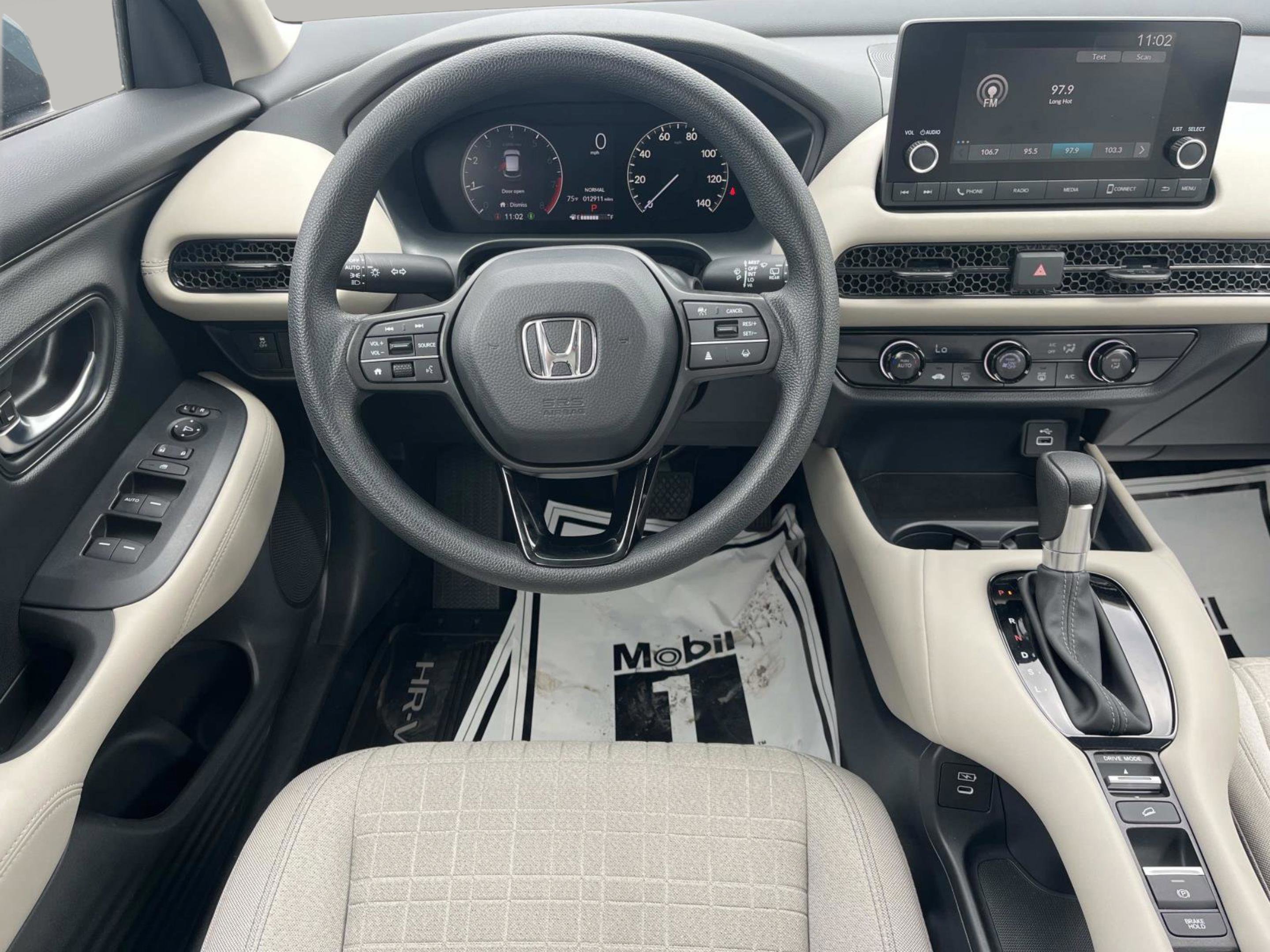 Used 2025 Honda HR-V LX image 35