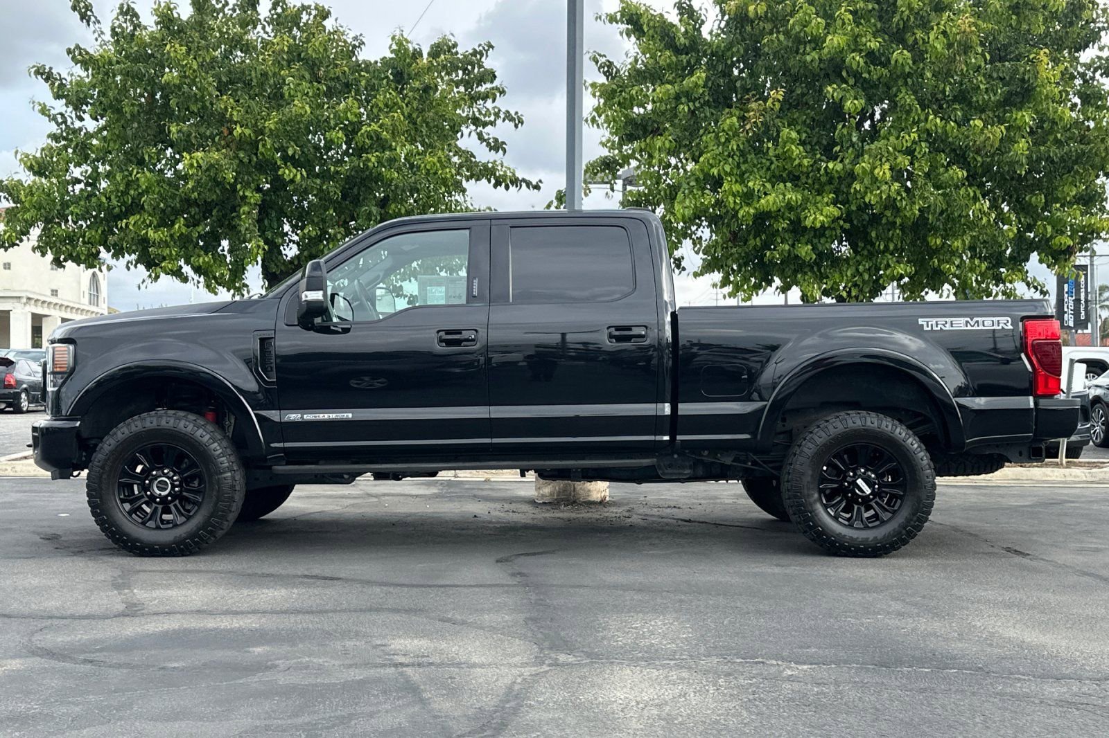 Used 2022 Ford F250 Lariat w/ Tremor Off-Road Package image 7