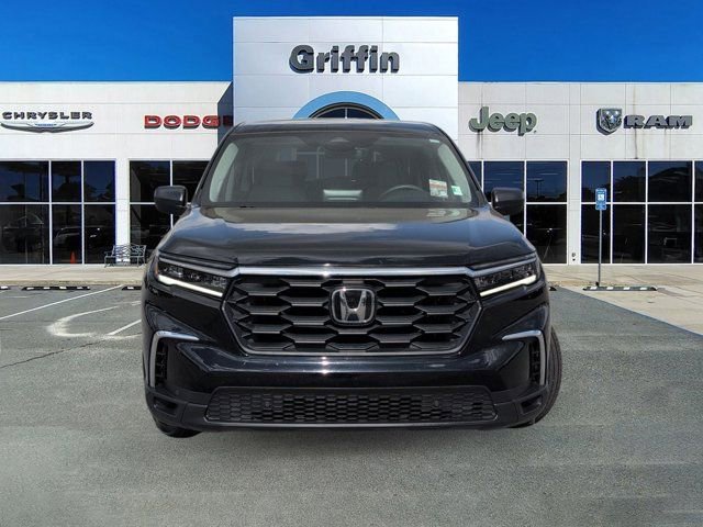 Used 2023 Honda Pilot LX image 12