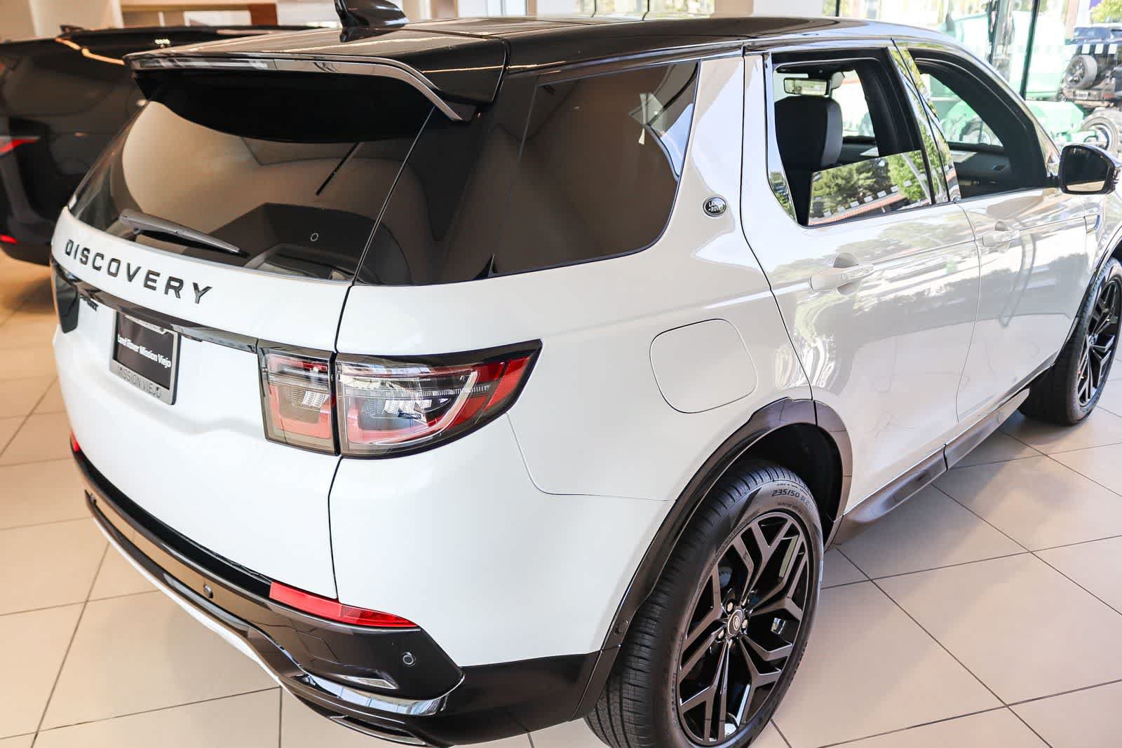 New 2026 Land Rover Discovery Sport Landmark AWD/4WD image 4
