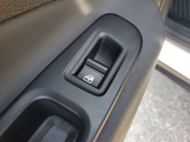 Certified 2022 Jeep Renegade Altitude AWD/4WD image 16