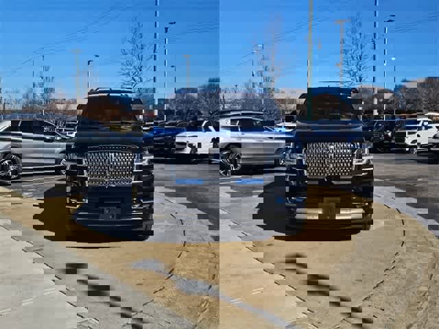 Used 2019 Lincoln Navigator L Reserve image 4