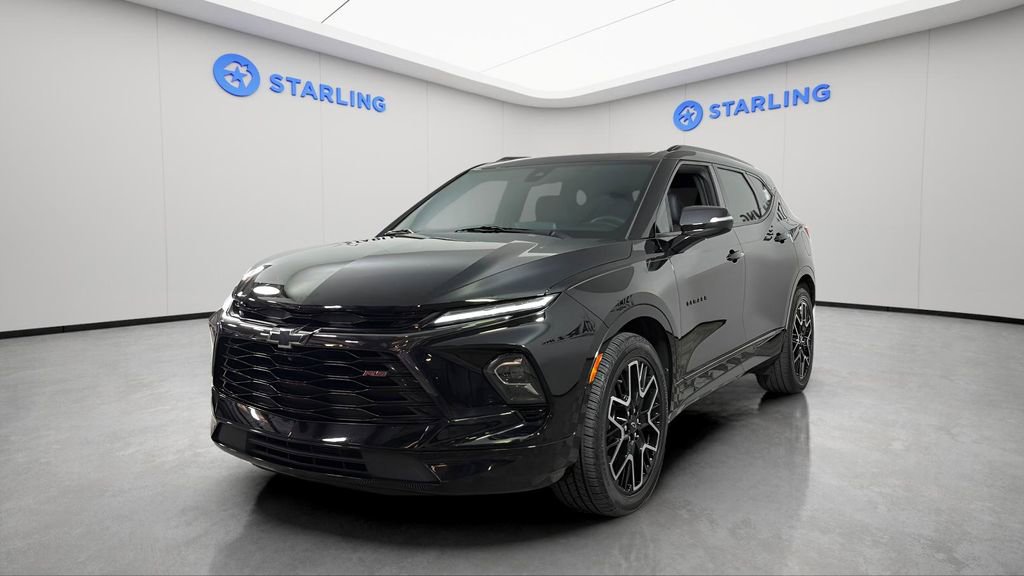 Used 2023 Chevrolet Blazer RS w/ Driver Confidence II Package FWD image 2