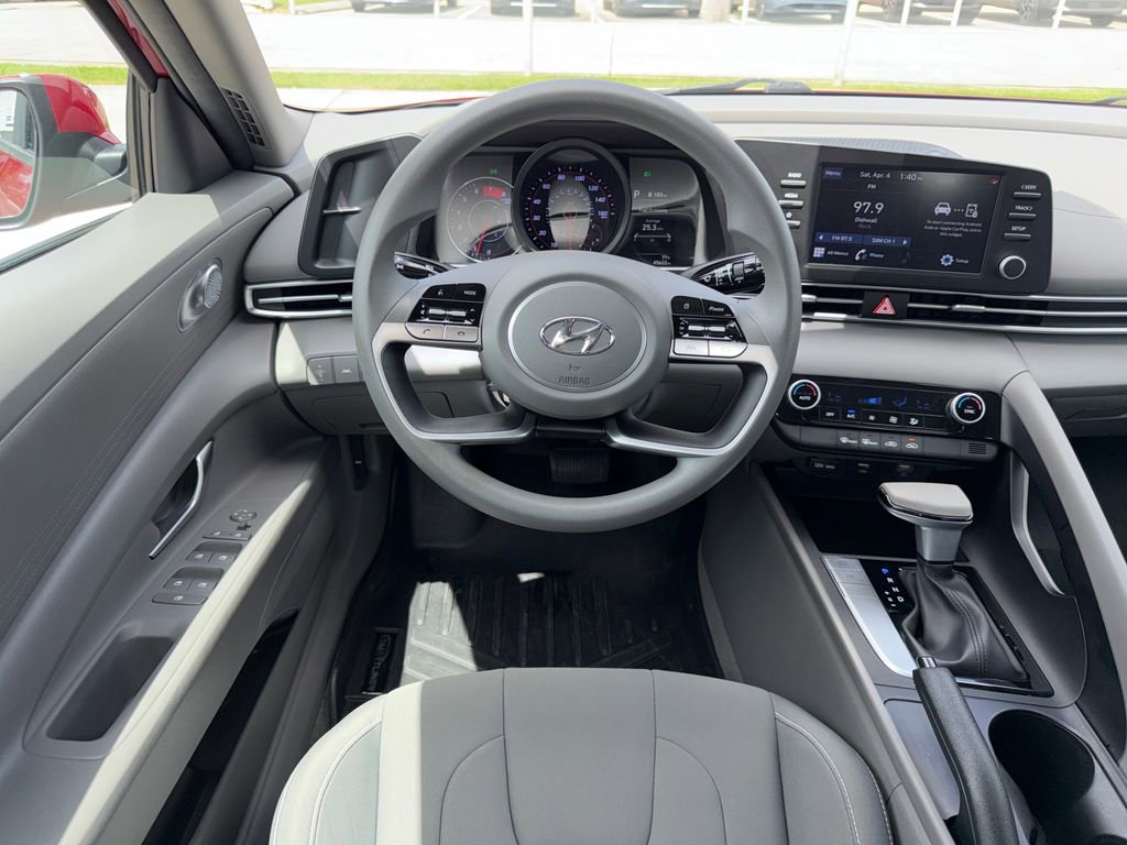 Used 2023 Hyundai Elantra SEL w/ Cargo Package image 15
