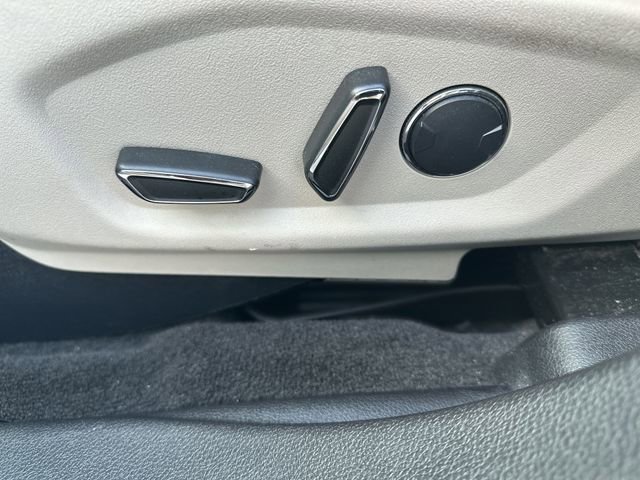 Used 2018 Ford Explorer XLT w/ Equipment Group 202A image 13