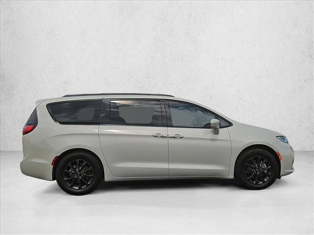 Used 2021 Chrysler Pacifica Touring FWD video 4
