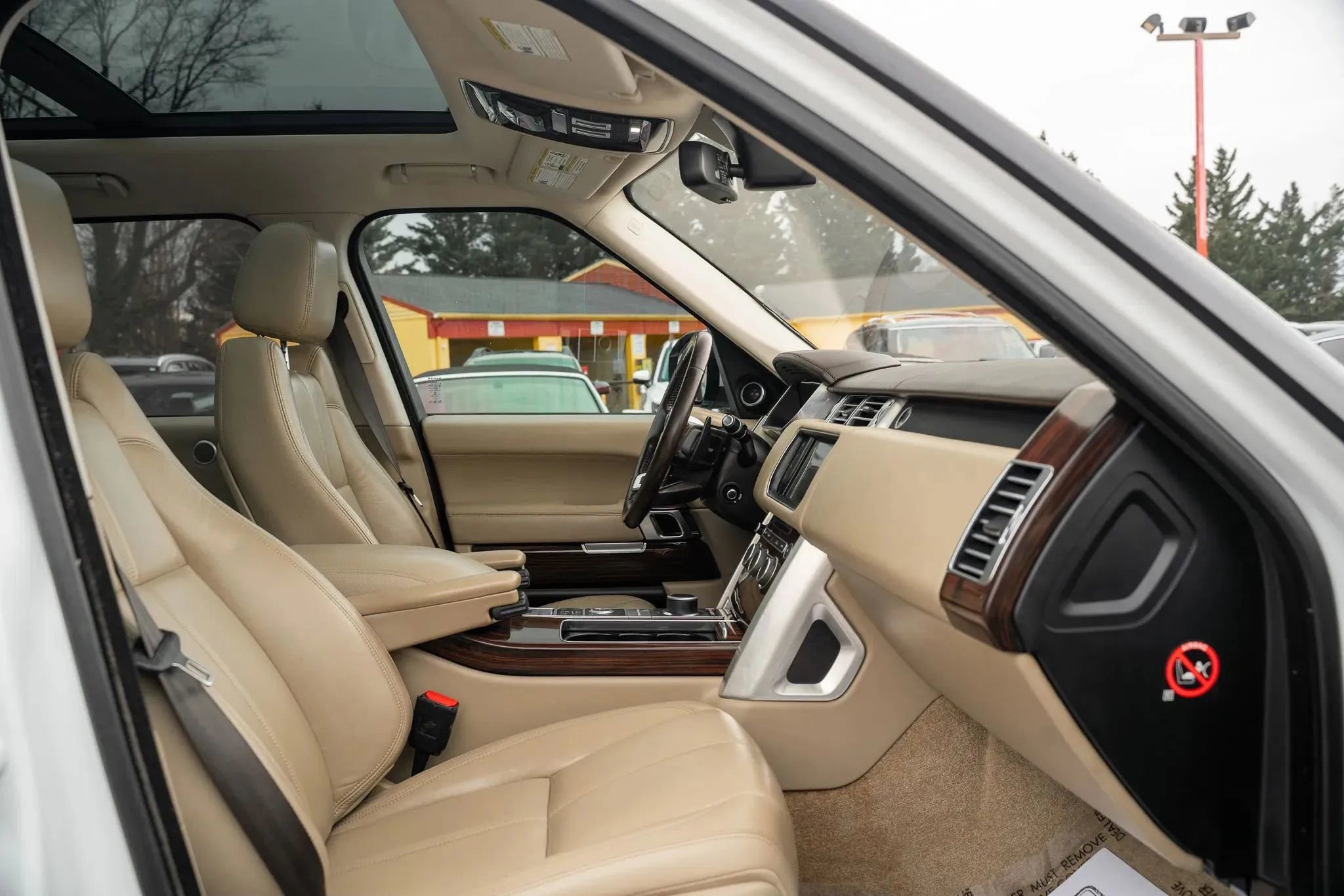 Used 2016 Land Rover Range Rover image 12