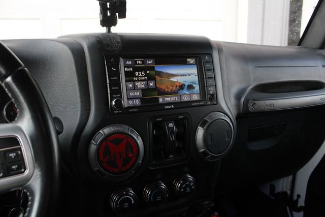 Used 2016 Jeep Wrangler Unlimited Sport image 12