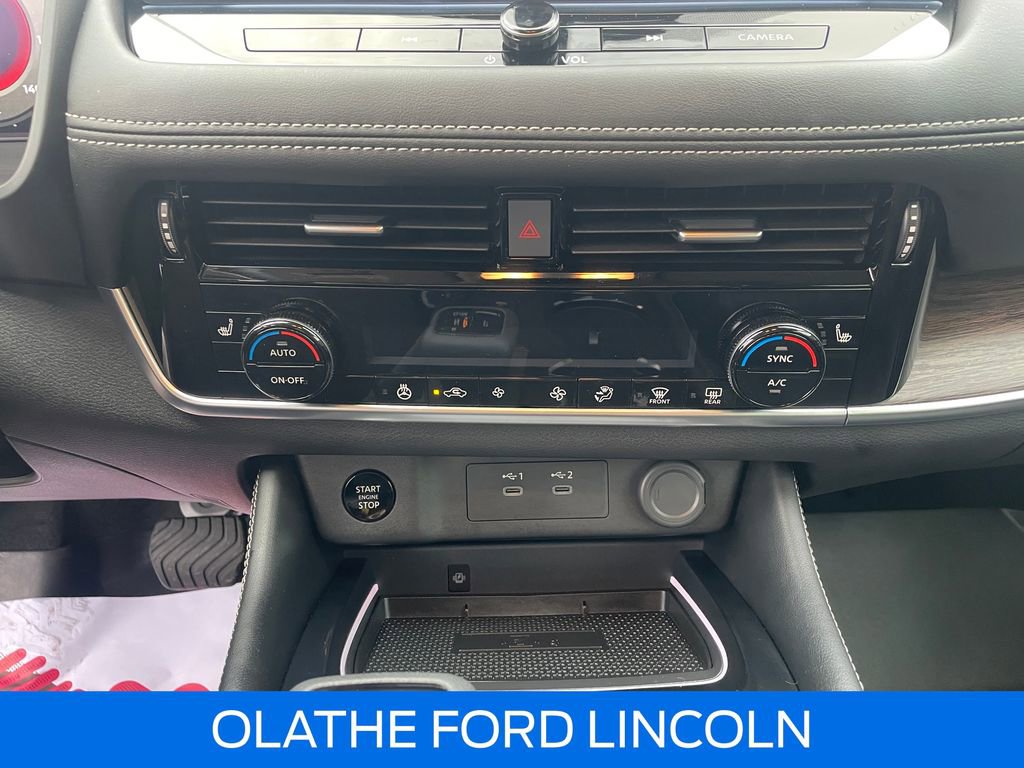 Used 2025 Nissan Rogue Platinum image 12