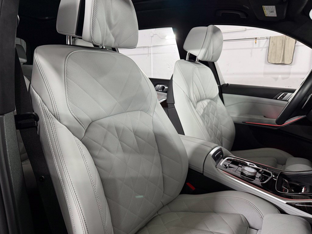 Used 2025 BMW X7 xDrive40i w/ Executive Package AWD/4WD image 32