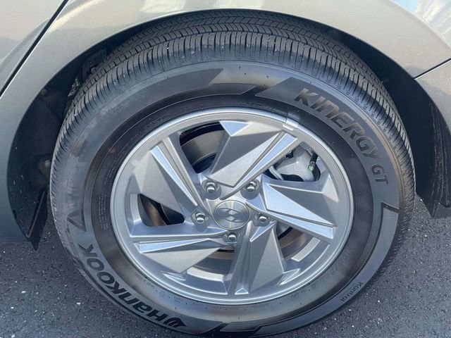 Used 2026 Hyundai Elantra SE image 8