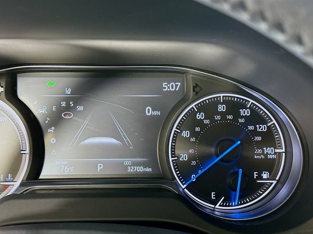 Used 2023 Toyota Venza LE image 14