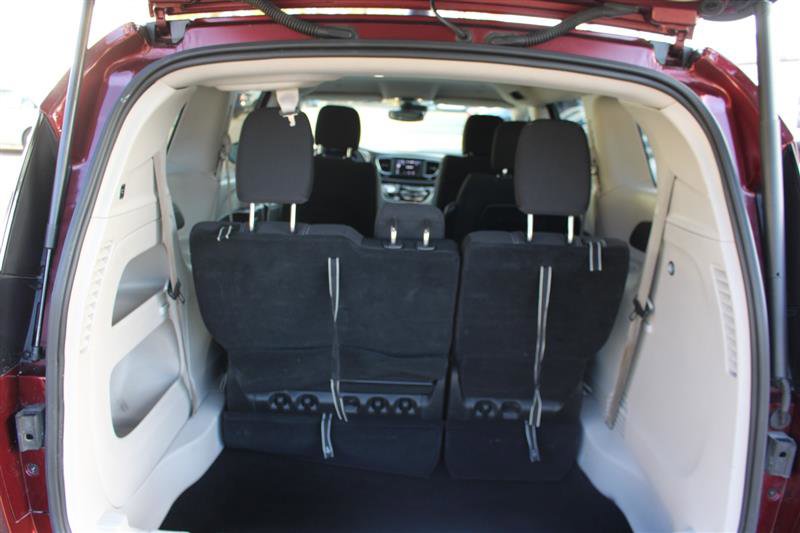 Used 2023 Chrysler Voyager LX image 22