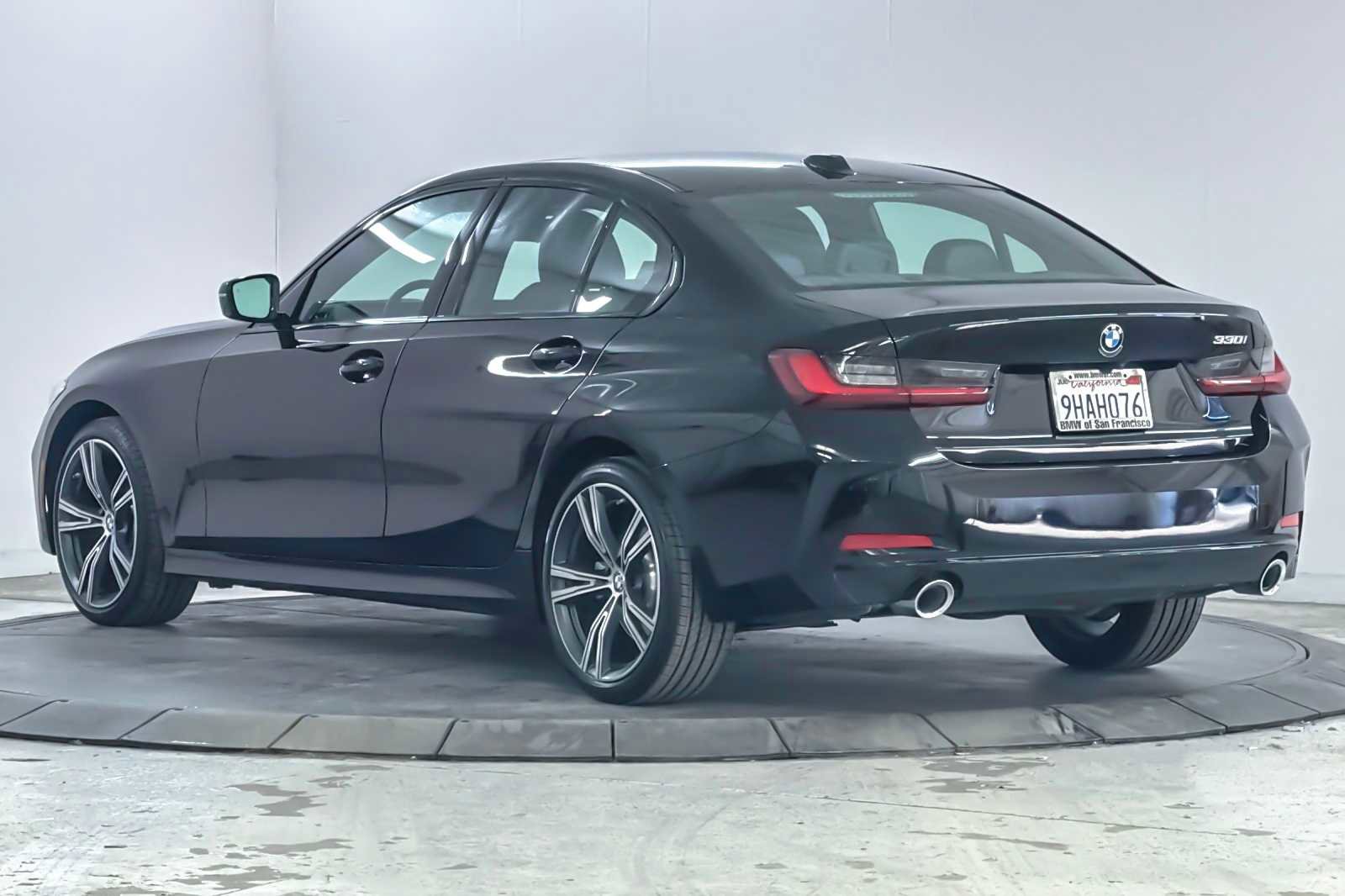 Used 2023 BMW 330i Sedan w/ Premium Package image 6
