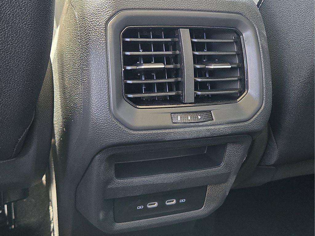 New 2026 Volkswagen Taos SE FWD image 12