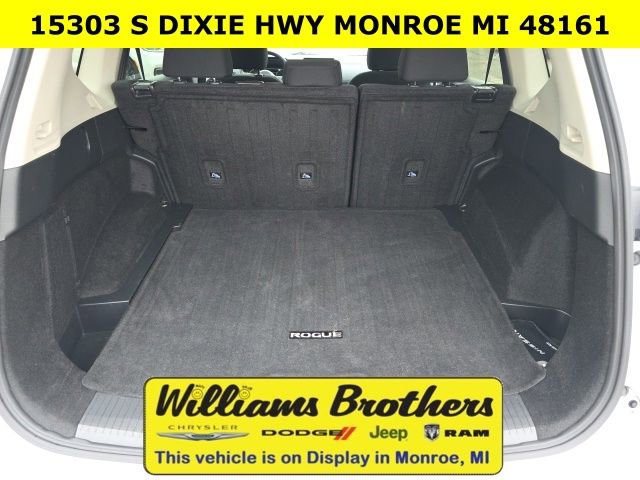 Used 2024 Nissan Rogue S image 7