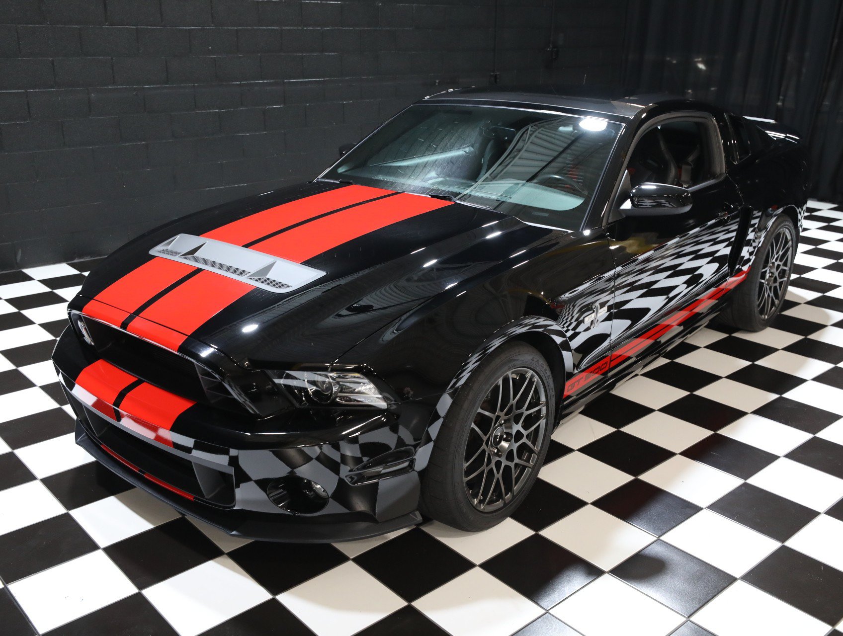 Used 2013 Ford Mustang Shelby GT500 RWD image 6