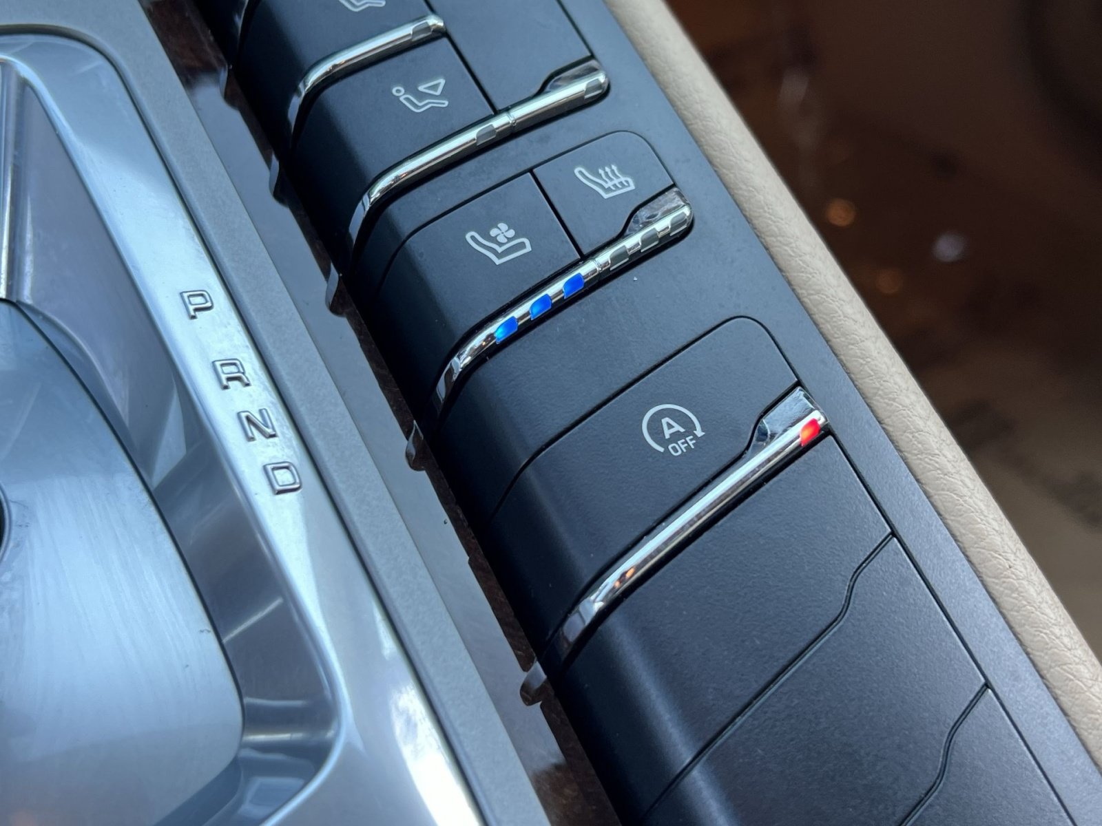 Used 2014 Porsche Panamera 4 AWD/4WD image 39