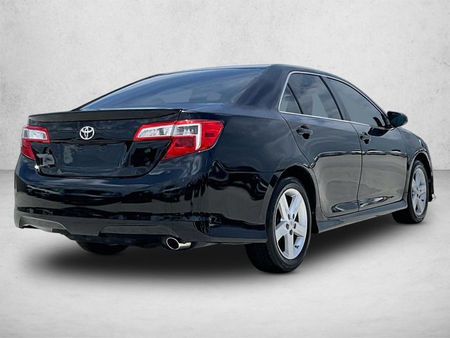 Used 2013 Toyota Camry SE FWD image 2