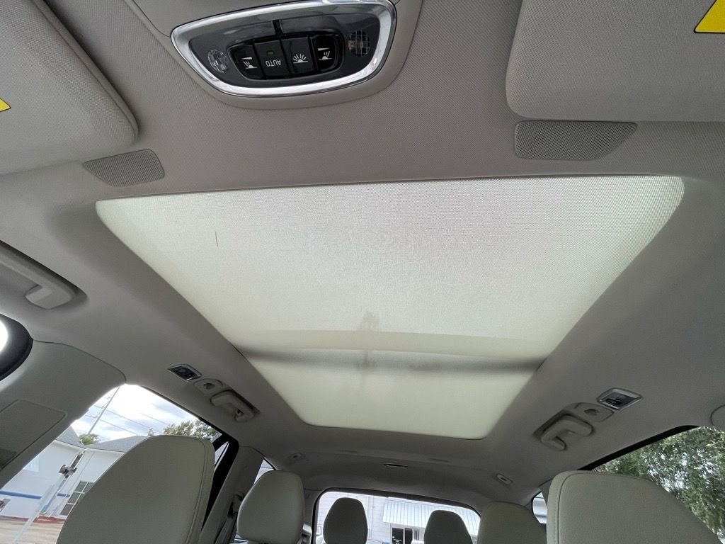 Used 2022 Volvo XC90 T6 Momentum w/ Advanced Package image 21