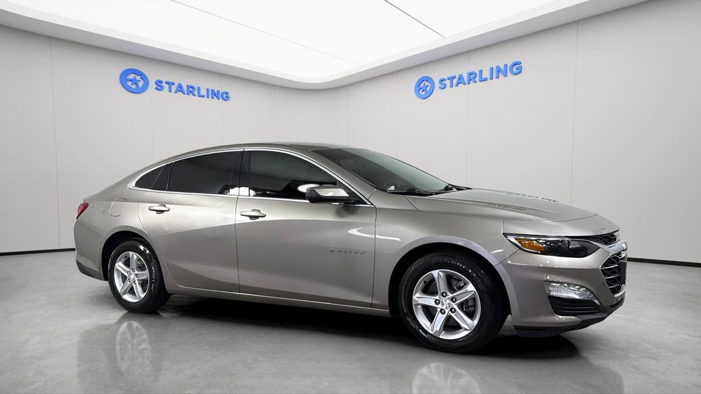 Used 2022 Chevrolet Malibu LT FWD image 11