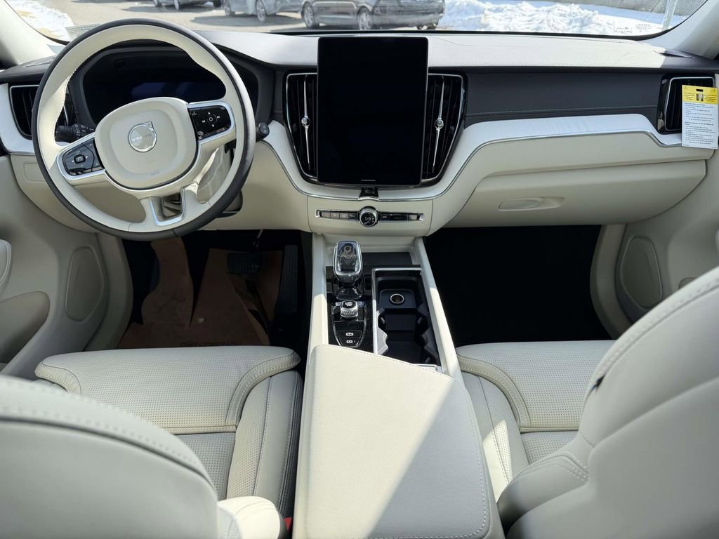 New 2026 Volvo XC60 B5 Ultra w/ Protection Package Premier image 2