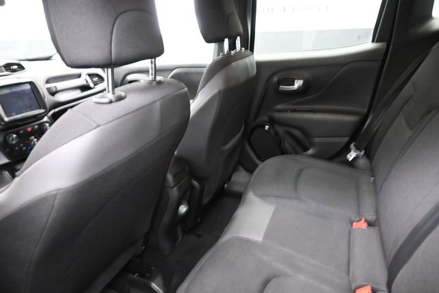 Used 2018 Jeep Renegade Altitude w/ UConnect 8.4 Nav Group AWD/4WD image 22
