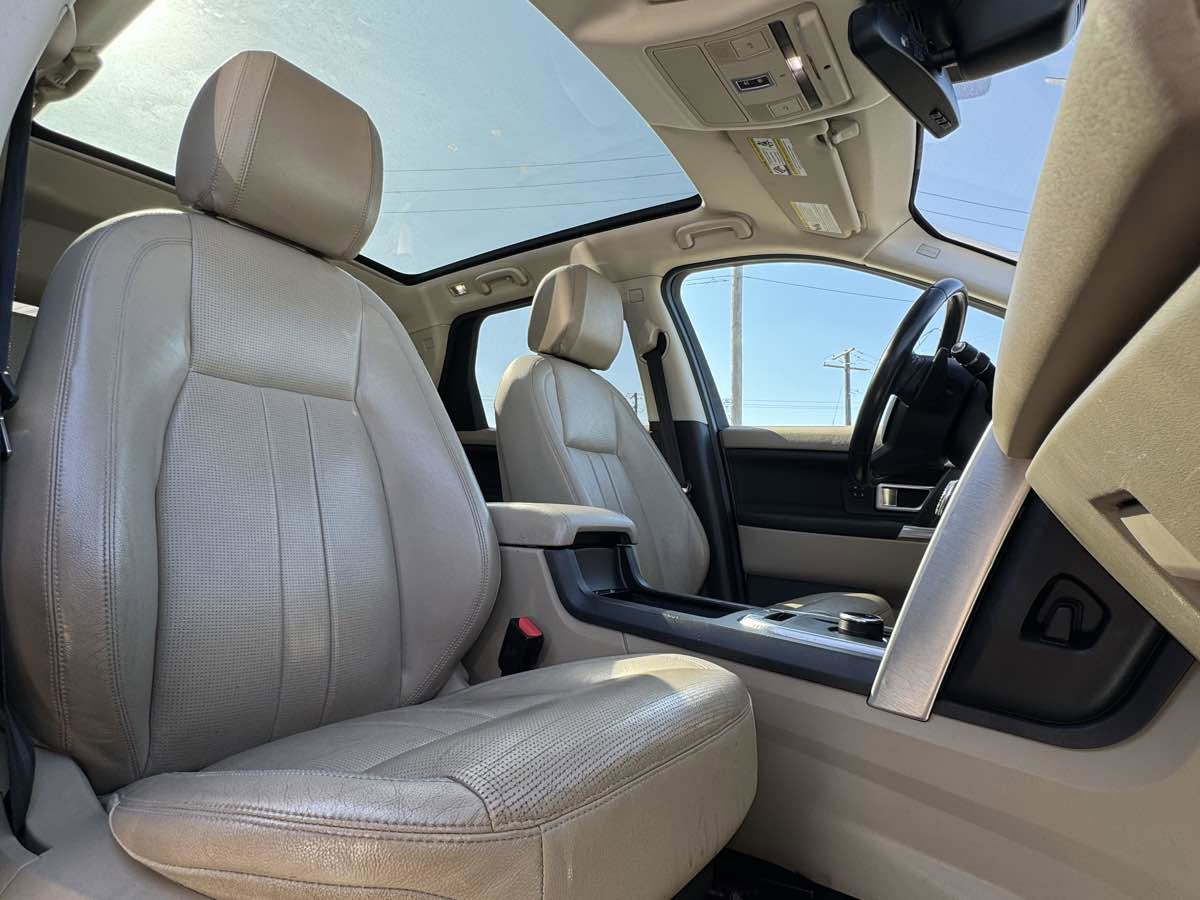 Used 2018 Land Rover Discovery Sport HSE image 31