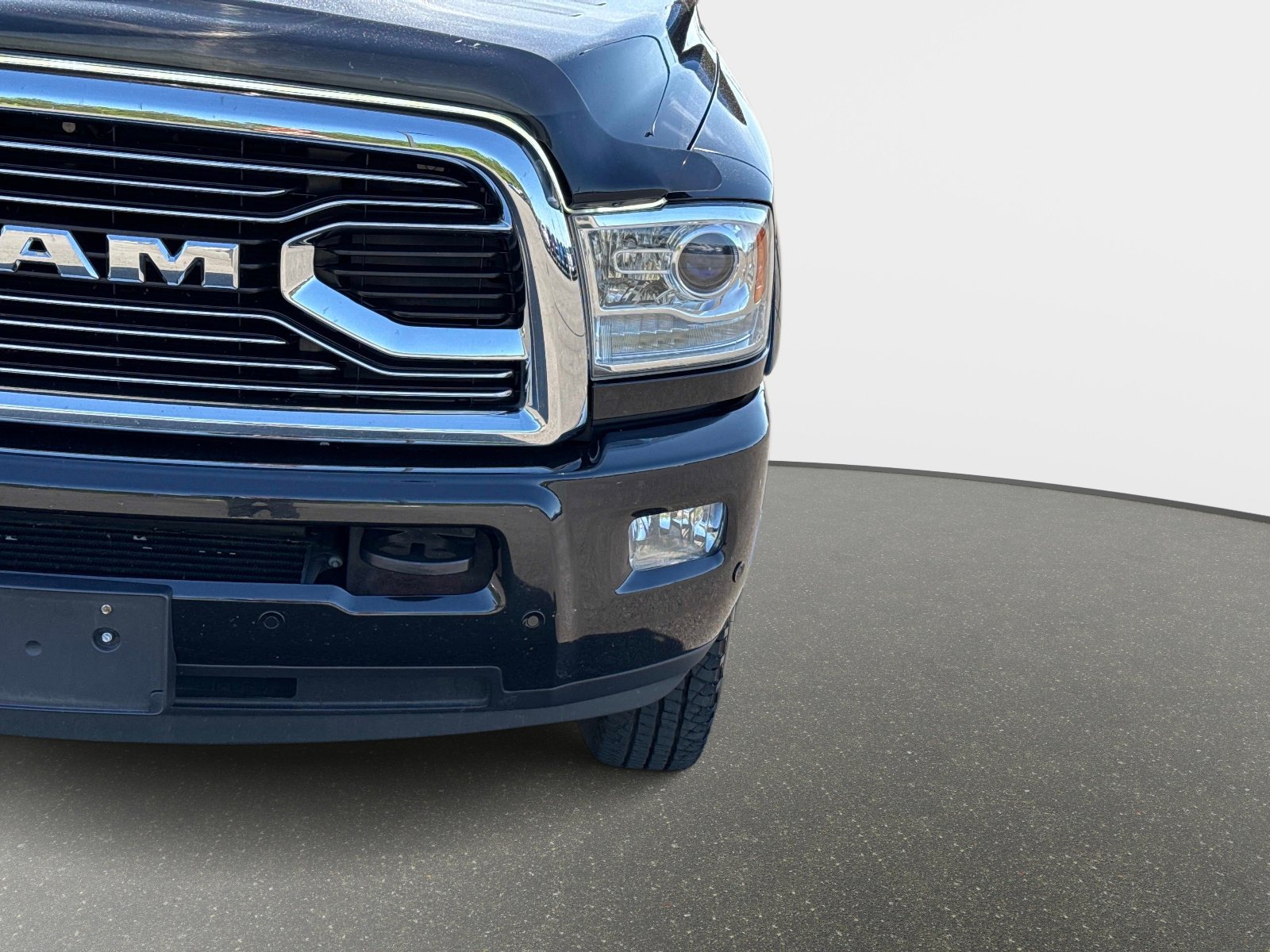 Used 2018 RAM 3500 Laramie Longhorn AWD/4WD image 10