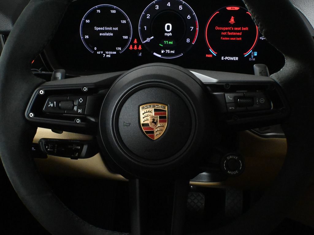 Used 2026 Porsche Cayenne E-Hybrid Coupe AWD/4WD image 17