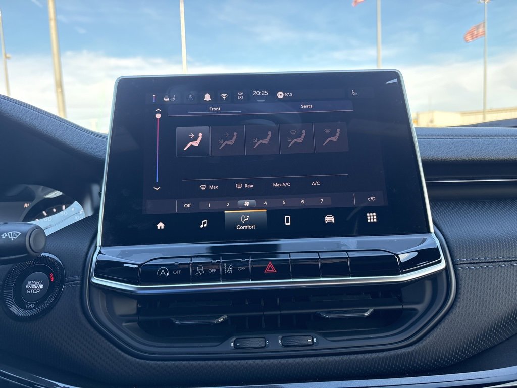 New 2026 Jeep Compass Latitude image 13